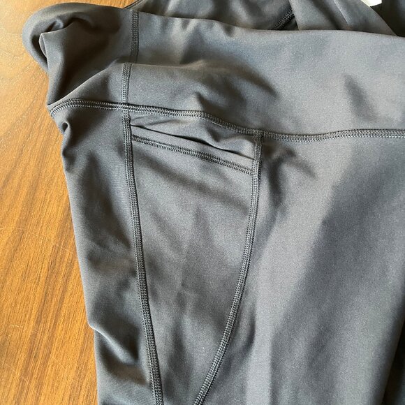 NWT XXL Women’s Old Navy Powersoft Leggings With Pockets BLACK Crop Length - Picture 9 of 12